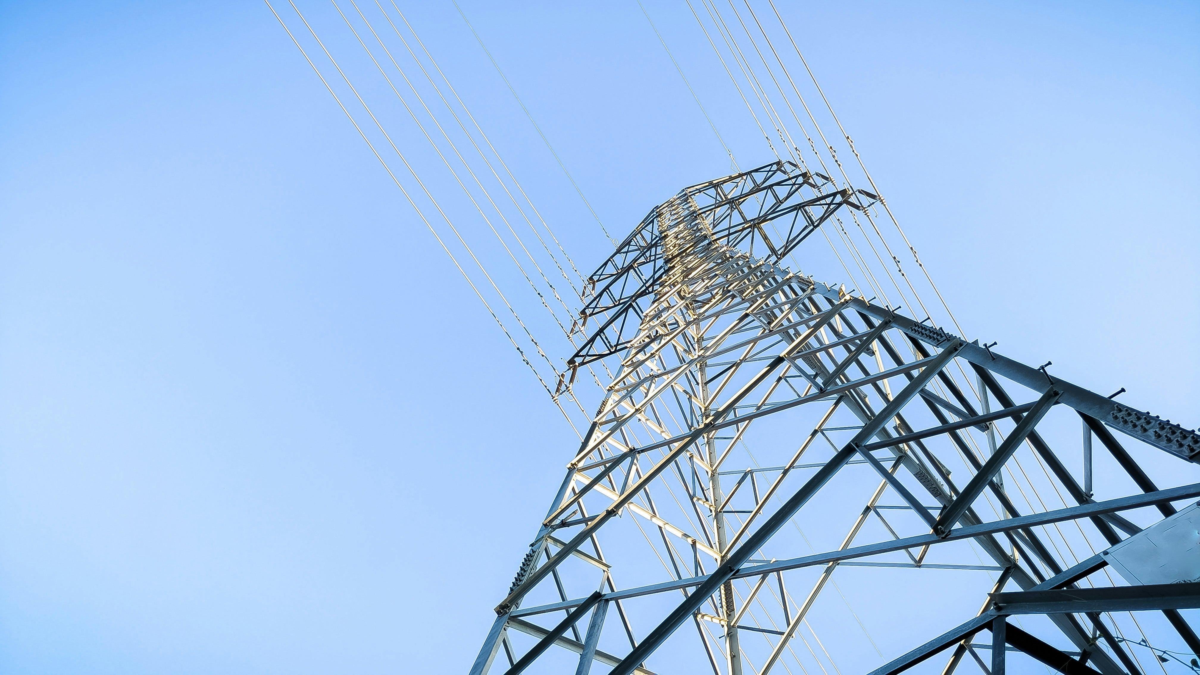 Understanding Common Power Problems and Their Solutions – Lyons Instruments